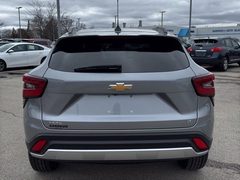 Used 2024 Chevrolet Trax LT w/ Driver Confidence Package image 7
