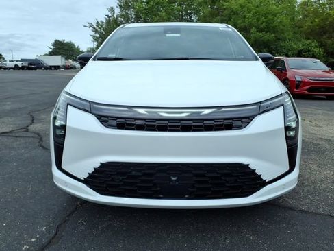 New 2027 Chrysler Pacifica Limited FWD image 2