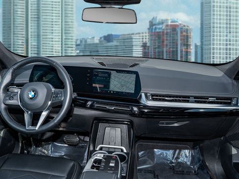 Used 2025 BMW X1 xDrive28i image 21