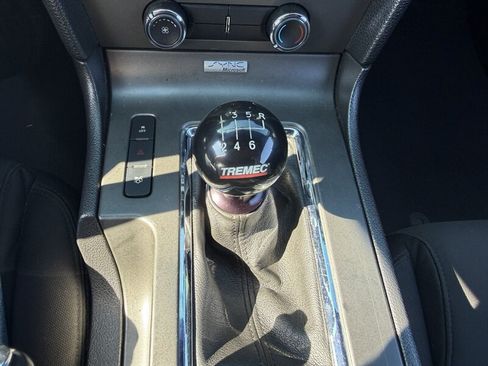 Used 2013 Ford Mustang GT RWD image 13