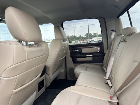 Used 2016 RAM 1500 Laramie w/ Convenience Group AWD/4WD image 10