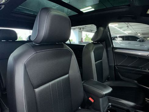 Certified 2024 Volkswagen Tiguan SE R-Line FWD image 27