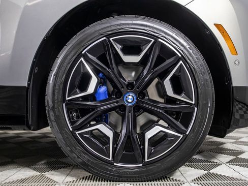 Used 2023 BMW iX xDrive50 w/ Sport Package image 39