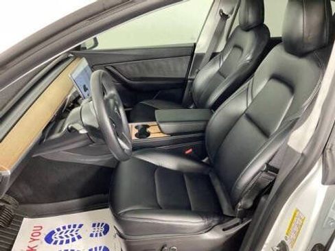 Used 2021 Tesla Model Y Long Range image 22