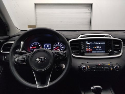 Used 2018 Kia Sorento FWD image 22