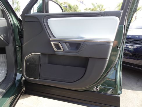 Used 2024 Rivian R1S Adventure AWD/4WD image 21