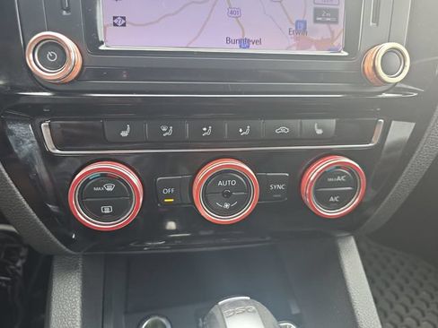 Used 2017 Volkswagen Jetta GLI FWD image 24