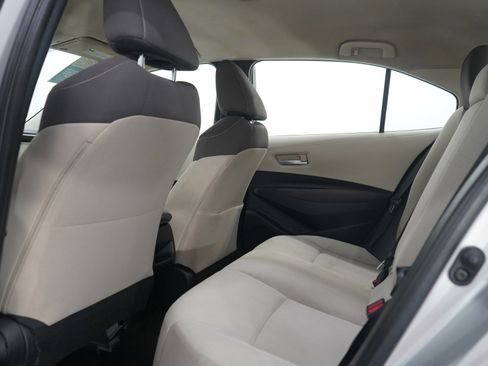 Used 2020 Toyota Corolla LE FWD image 17