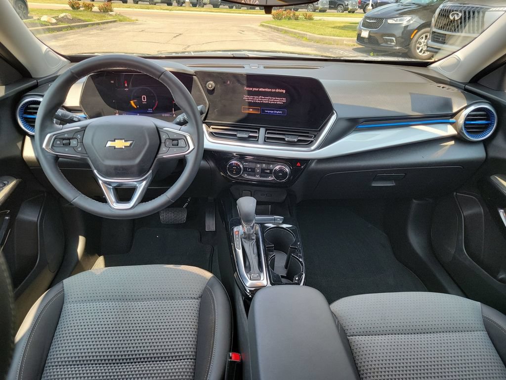 Used 2024 Chevrolet Trax LT w/ Driver Confidence Package FWD image 11