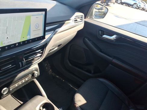 Certified 2023 Ford Escape ST-Line w/ Tech Pack #1 image 21