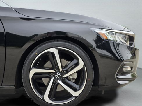Used 2018 Honda Accord Sport image 33