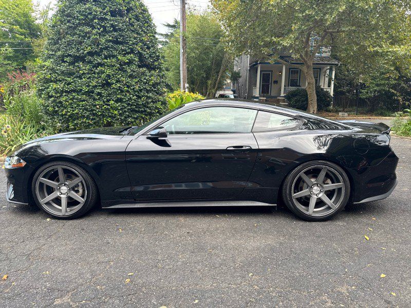 Used 2019 Ford Mustang Premium RWD image 7