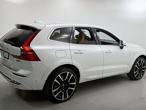 Certified 2023 Volvo XC60 B5 Ultimate w/ Climate Package image 10