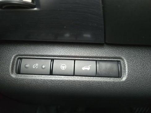 New 2026 Nissan Pathfinder SL AWD/4WD image 10