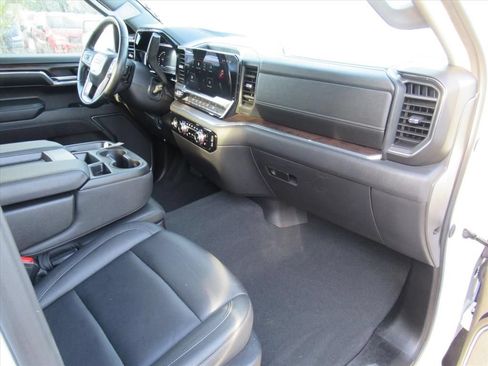 Used 2024 GMC Sierra 1500 SLT AWD/4WD image 10