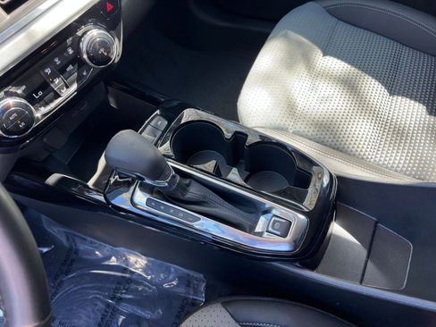 Used 2025 Chevrolet Trax LT w/ LT Convenience Package image 37