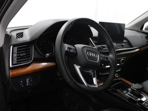 Used 2023 Audi Q5 2.0T Premium w/ Convenience Package AWD/4WD image 12