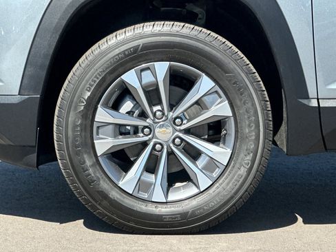 New 2026 Chevrolet Equinox LT w/ Safety and Technology Package FWD image 26