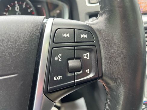 Used 2018 Volvo V60 T5 Cross Country w/ Convenience Package image 17