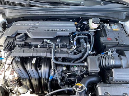 New 2026 Hyundai Elantra SE FWD image 12