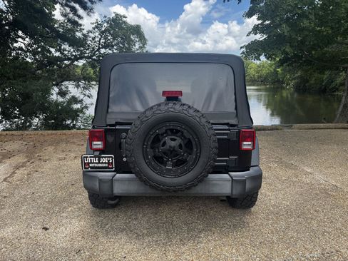 Used 2017 Jeep Wrangler Unlimited Sport AWD/4WD image 7