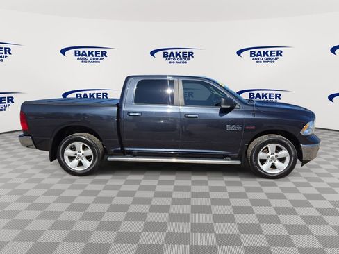 Used 2017 RAM 1500 Classic SLT w/ SLT Plus D￩cor Group AWD/4WD image 2