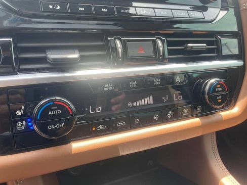 Used 2025 Nissan Pathfinder Platinum FWD image 30