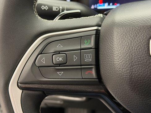 Used 2023 Jeep Grand Cherokee Laredo w/ Luxury Tech Group I AWD/4WD image 14