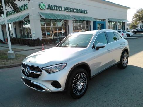 Used 2025 Mercedes-Benz GLC 300 image 1