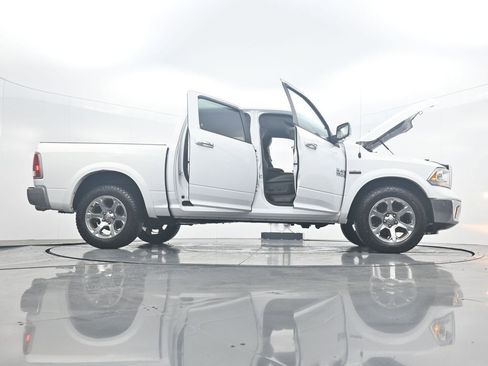 Used 2018 RAM 1500 Laramie image 43