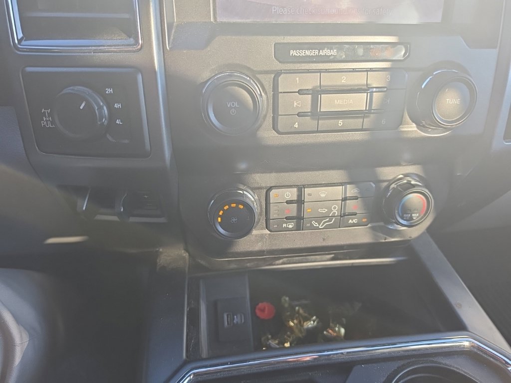Used 2021 Ford F250 XLT w/ XLT Premium Package AWD/4WD image 19