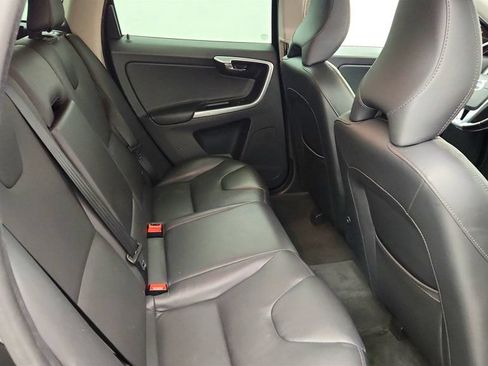 Used 2016 Volvo XC60 T6 AWD/4WD image 21
