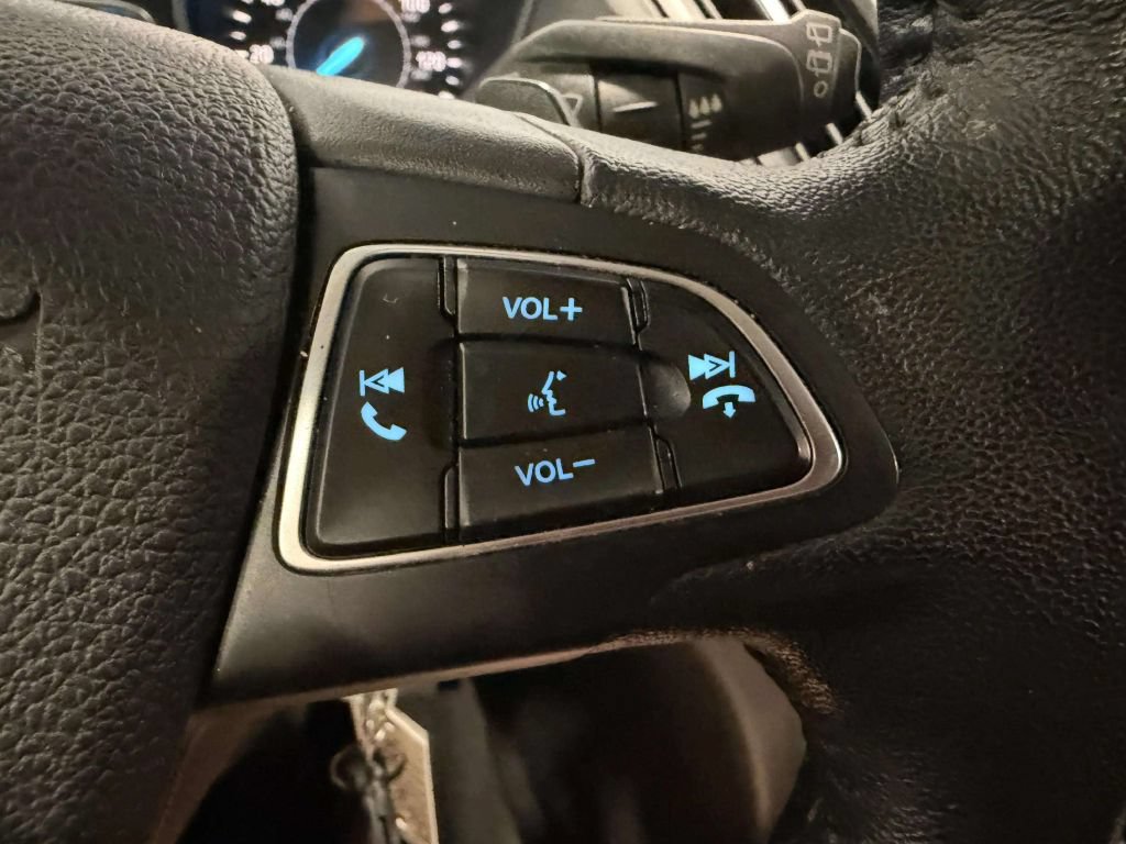 Used 2017 Ford Escape SE w/ SE Leather Comfort Package FWD image 40