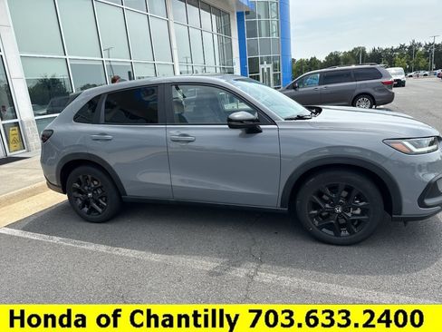 Used 2025 Honda HR-V Sport image 2