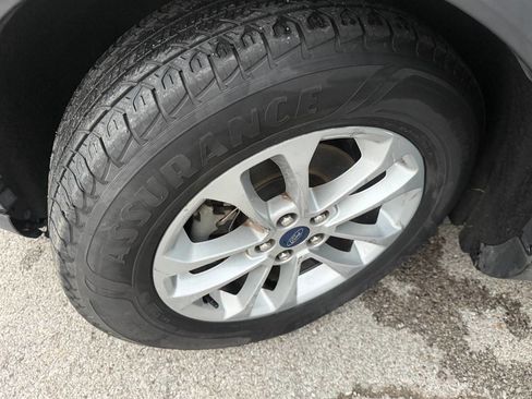 Used 2020 Ford Escape SE FWD image 30