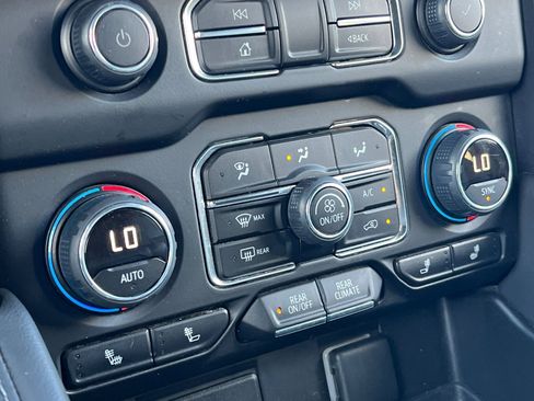 Used 2024 Chevrolet Tahoe LT image 28