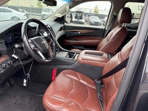 Used 2019 Cadillac Escalade ESV Premium Luxury w/ LPO, Escalade Noir Package AWD/4WD image 2