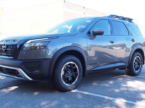 New 2025 Nissan Pathfinder Rock Creek image 3