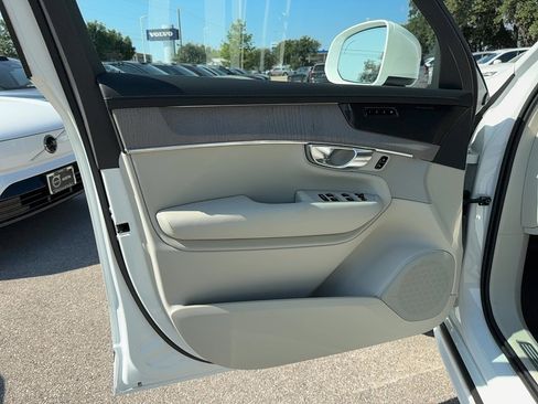 Used 2026 Volvo XC90 B6 Ultra image 12