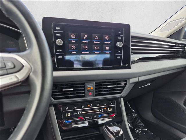 Used 2025 Volkswagen Jetta SE FWD image 15
