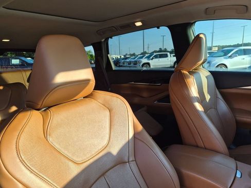 Used 2023 INFINITI QX60 Sensory w/ Vision Package AWD/4WD image 29