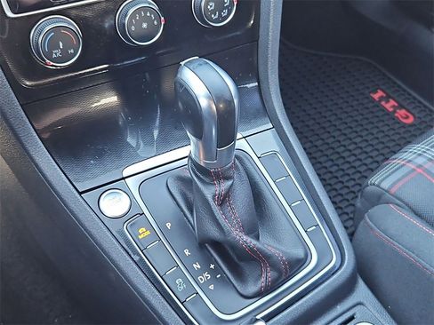 Used 2017 Volkswagen GTI Sport image 27