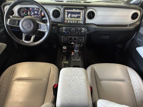 Used 2023 Jeep Wrangler Unlimited Sahara AWD/4WD image 3