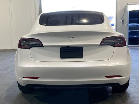 Used 2023 Tesla Model 3 Standard Range image 3