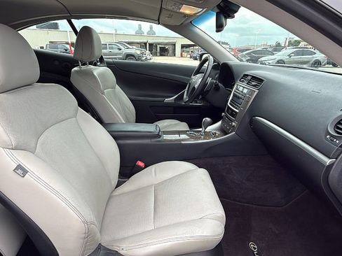Used 2011 Lexus IS 250C w/ Luxury Pkg RWD image 26