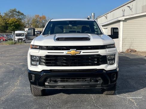 Certified 2025 Chevrolet Silverado 2500 Custom w/ Z71 Off-Road Package image 3