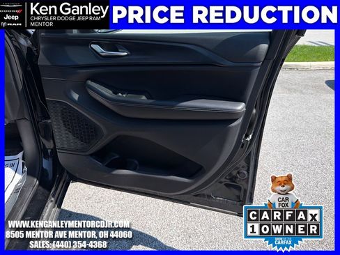 Used 2023 Jeep Grand Cherokee Laredo w/ Luxury Tech Group I AWD/4WD image 24
