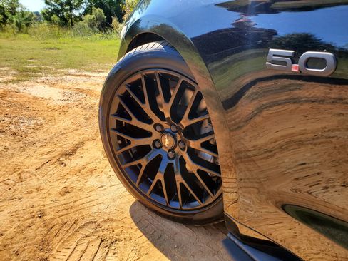 Used 2017 Ford Mustang GT Premium w/ Equipment Group 401A image 3