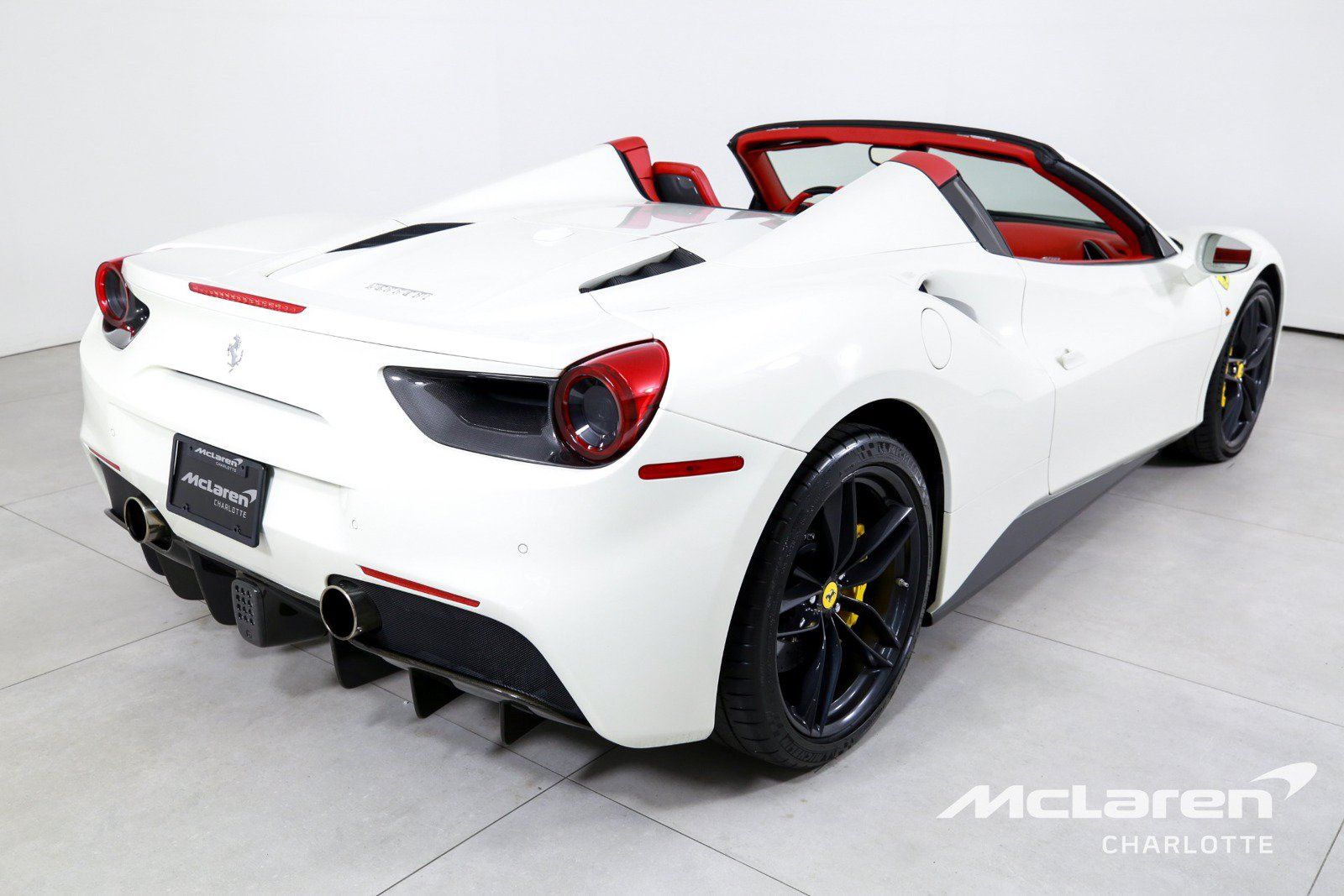 Used 2018 Ferrari 488 Spider RWD image 9