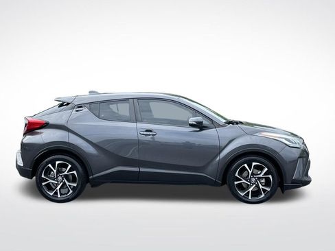 Used 2020 Toyota C-HR XLE FWD image 7